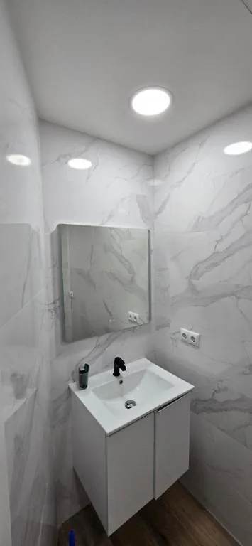 Habitación Individual con baño compartido — Bed&Breakfast Plaza de Toros Alicante