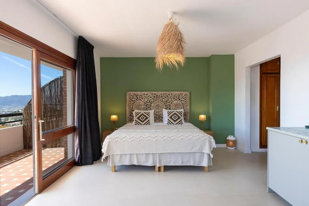 Habitación Doble Deluxe con balcón y vistas al mar — Bed & Breakfast Villa Botánica