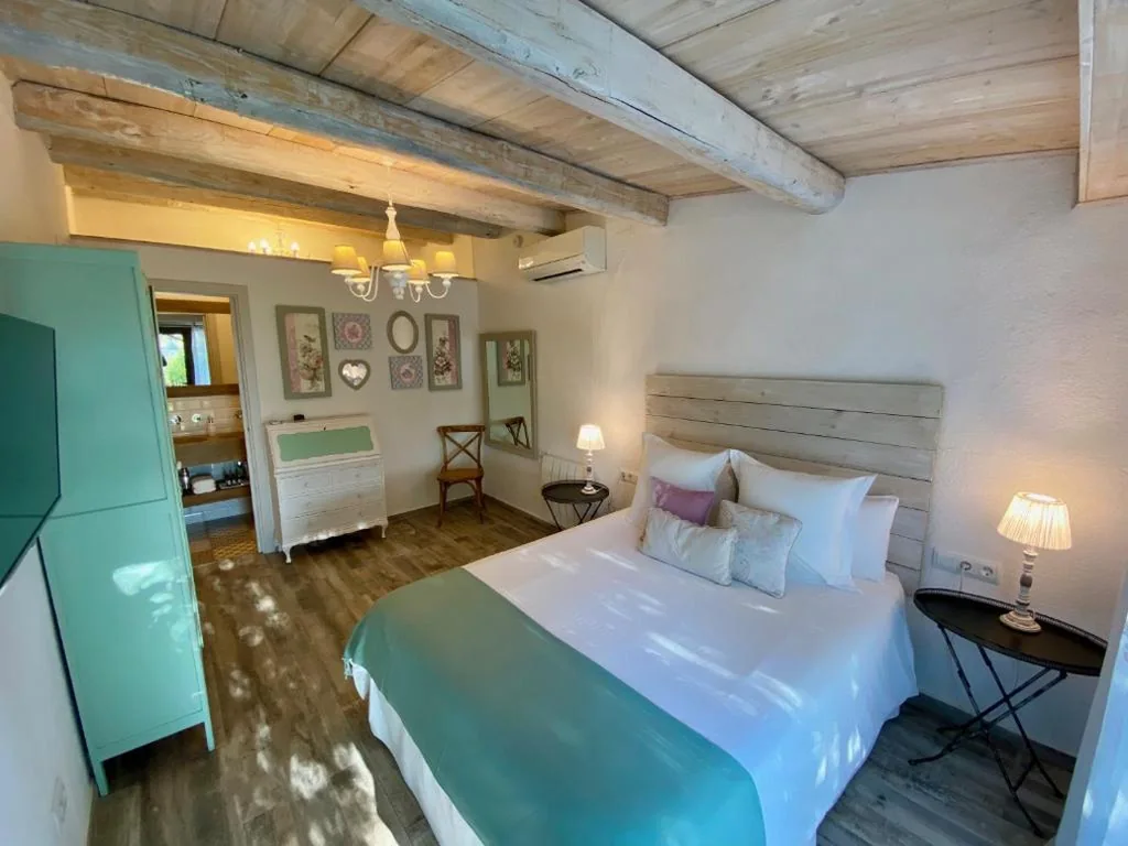 Habitación Doble con terraza — Bed & Breakfast Wine & Cooking Penedès