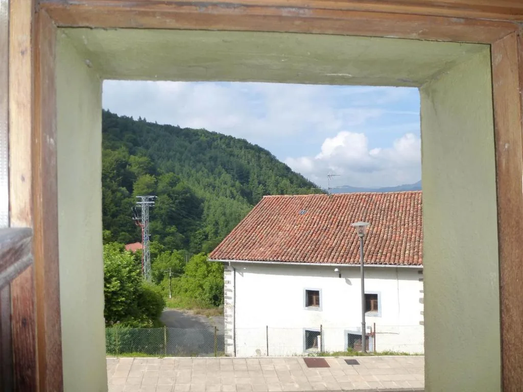 Vierbettzimmer mit eigenem Bad — Beizamako Aterpetxea - Albergue Turistico de Beizama