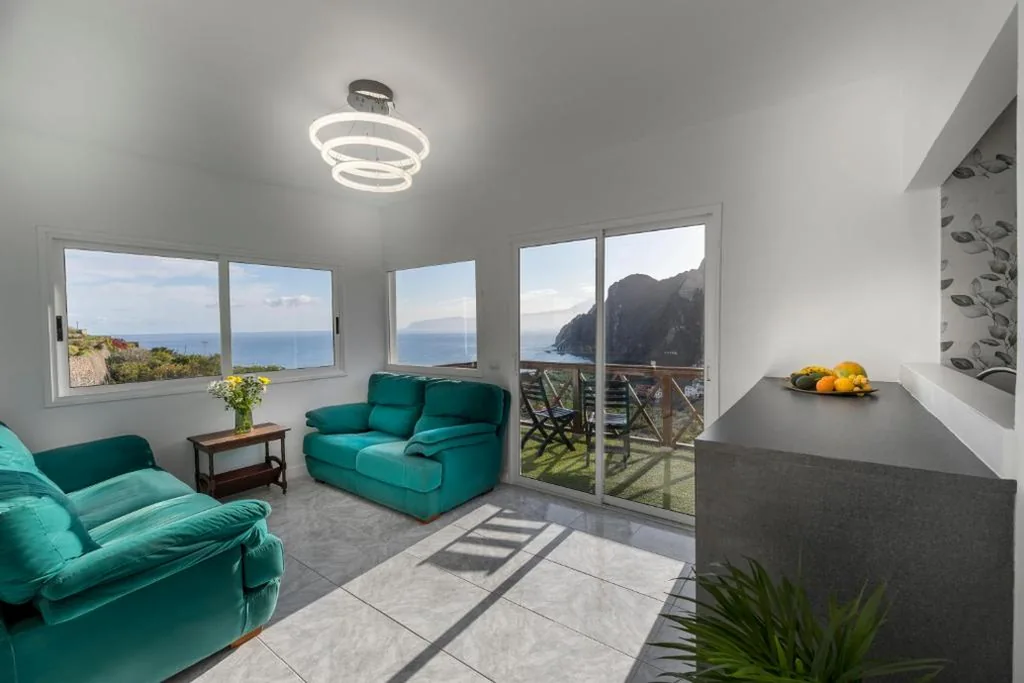 Habitación Doble con vistas a las montañas - 2 camas — Bella Vista Rooms - Habitaciones