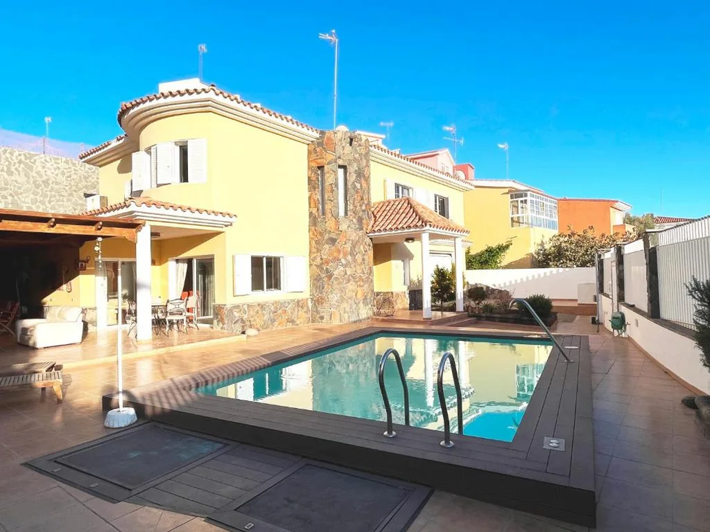 Villa — Bellavista