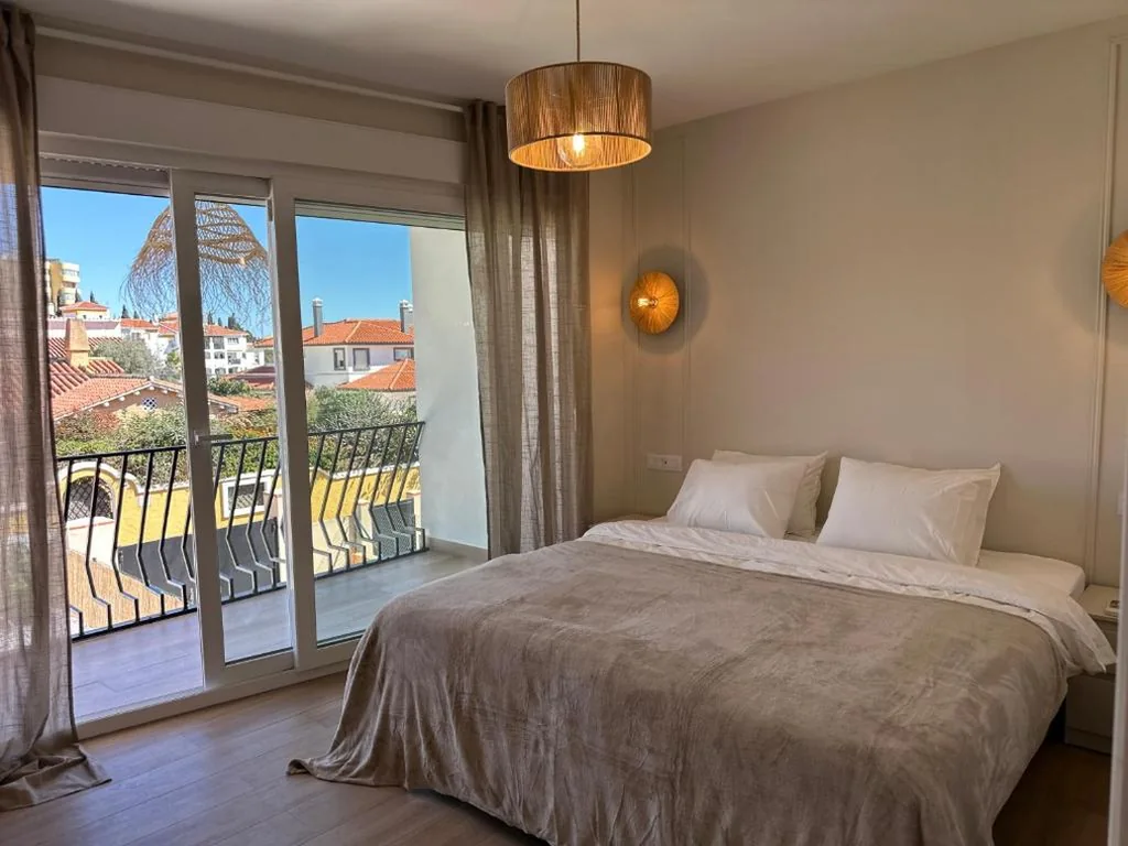 Benalmádena Beach House- Luxe house, prime location near Puerto Marina&Beach