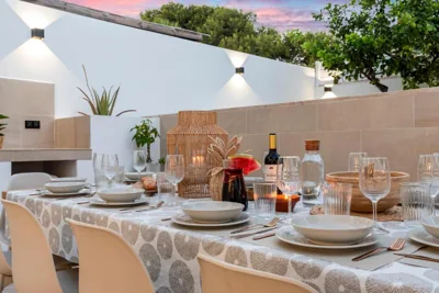 Benalmadena Beach Villa-Luxe new 5BR heated pool & BBQ kitchen at prime location near Puerto Marina & Beach — 写真 5