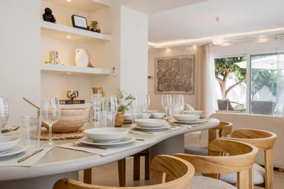 Benalmadena Beach Villa-Luxe new 5BR heated pool & BBQ kitchen at prime location near Puerto Marina & Beach — 写真 9