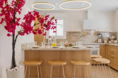 Benalmadena Beach Villa-Luxe new 5BR heated pool & BBQ kitchen at prime location near Puerto Marina & Beach — 写真 10