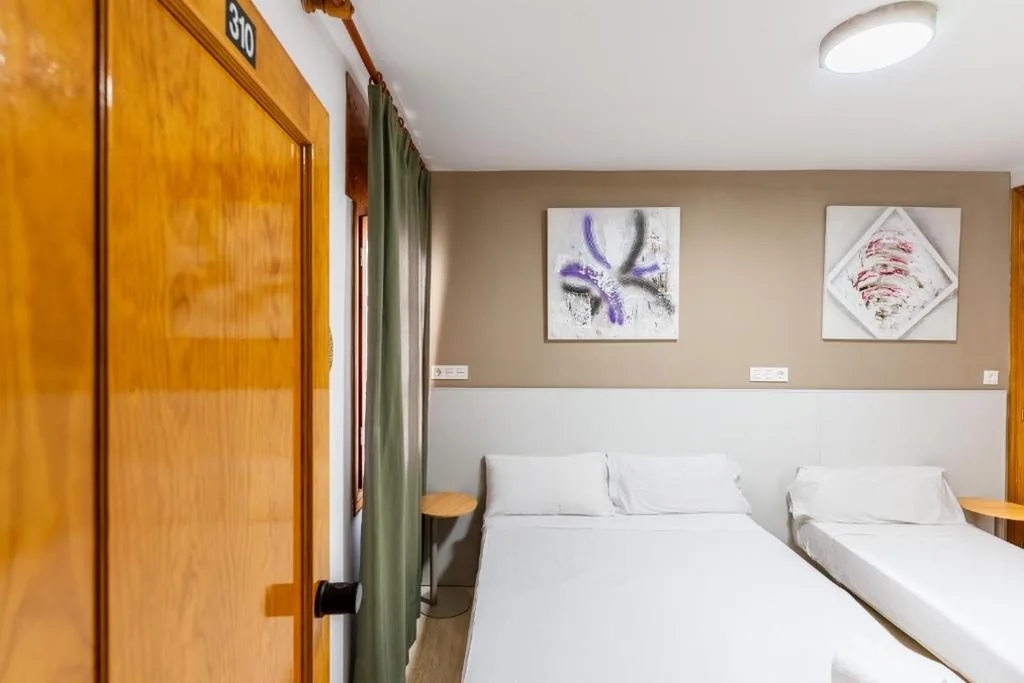 Driepersoonskamer — BF Rooms Garrucha