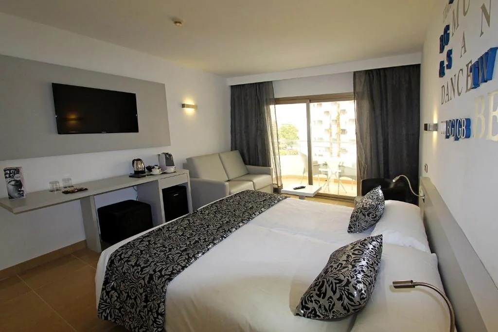 Junior Suite mit Spa-Zugang (3 Erwachsene) — BG Pamplona