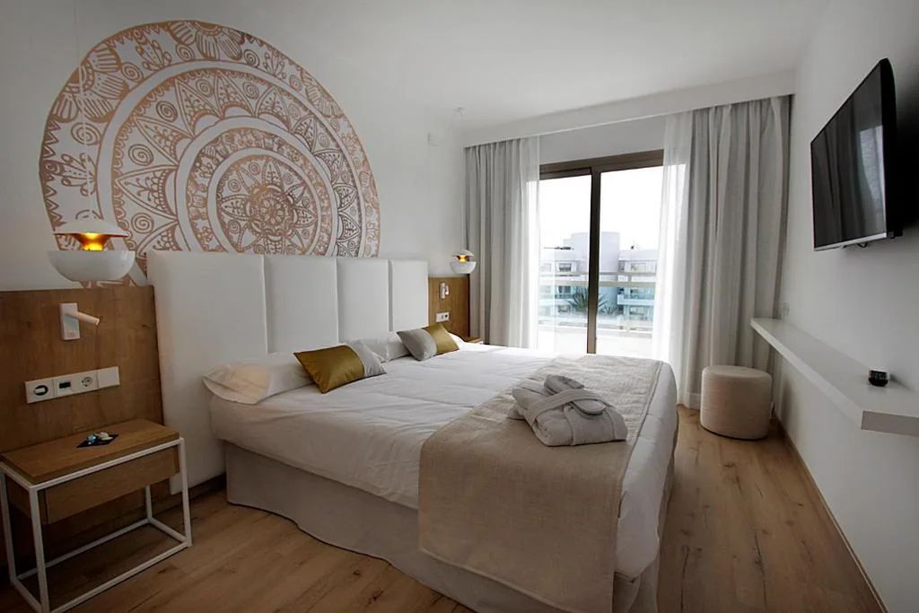 Quarto Duplo Standard com vista para a piscina — BG Rei del Mediterrani