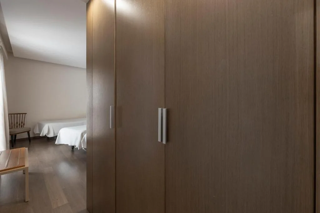 Habitación Triple (3 adultos) — BIBO Hotel Recogidas