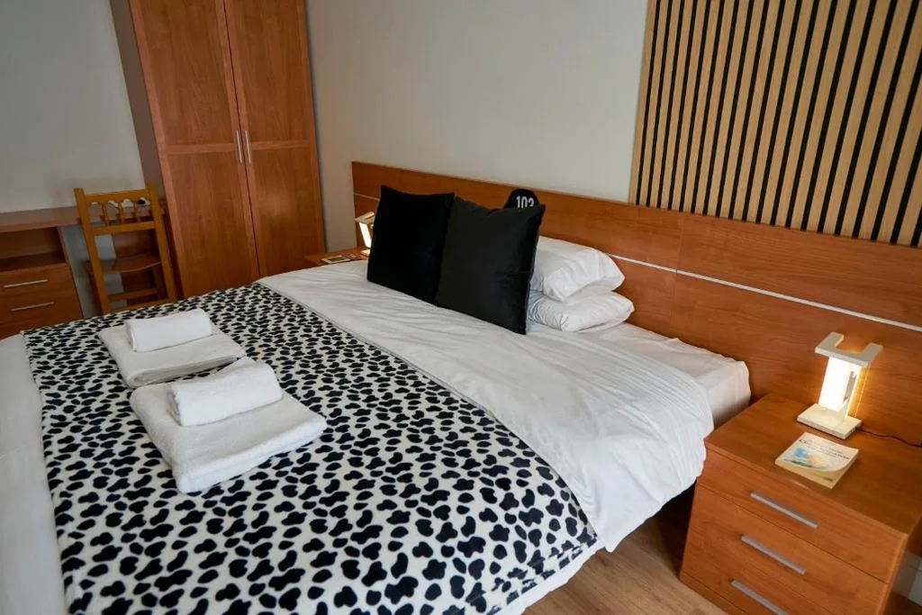 Habitación Doble con vistas a la montaña - 1 o 2 camas — Bicis & Vacas