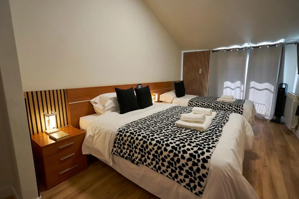 Habitación Triple con terraza — Bicis & Vacas