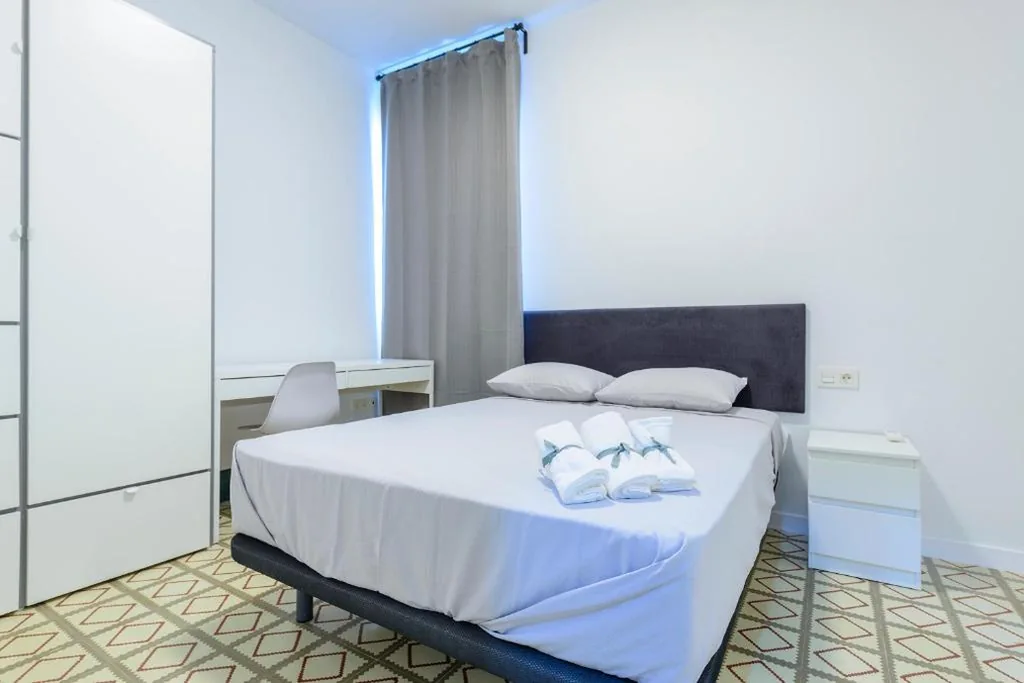 Doppelzimmer mit eigenem Bad — Bieti Castellon