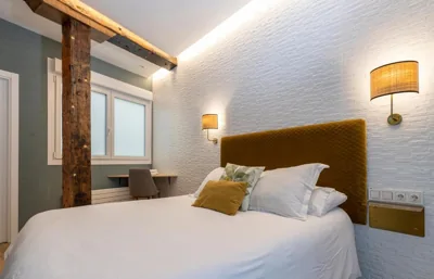 BIG 4 ROOMS in a Centric Home Parking Included — foto 2