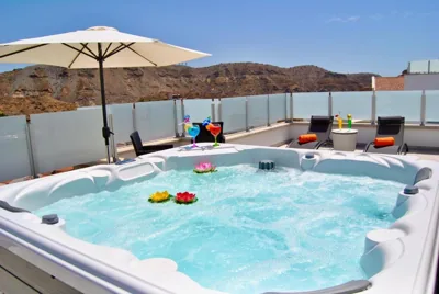 Big Villa Tauro with Private Heated Saltwater Pool & Jacuzzi & BBQ & Game Room & Arcade Games — Foto 2