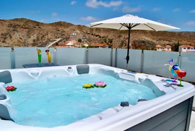 Big Villa Tauro with Private Heated Saltwater Pool & Jacuzzi & BBQ & Game Room & Arcade Games — Foto 11