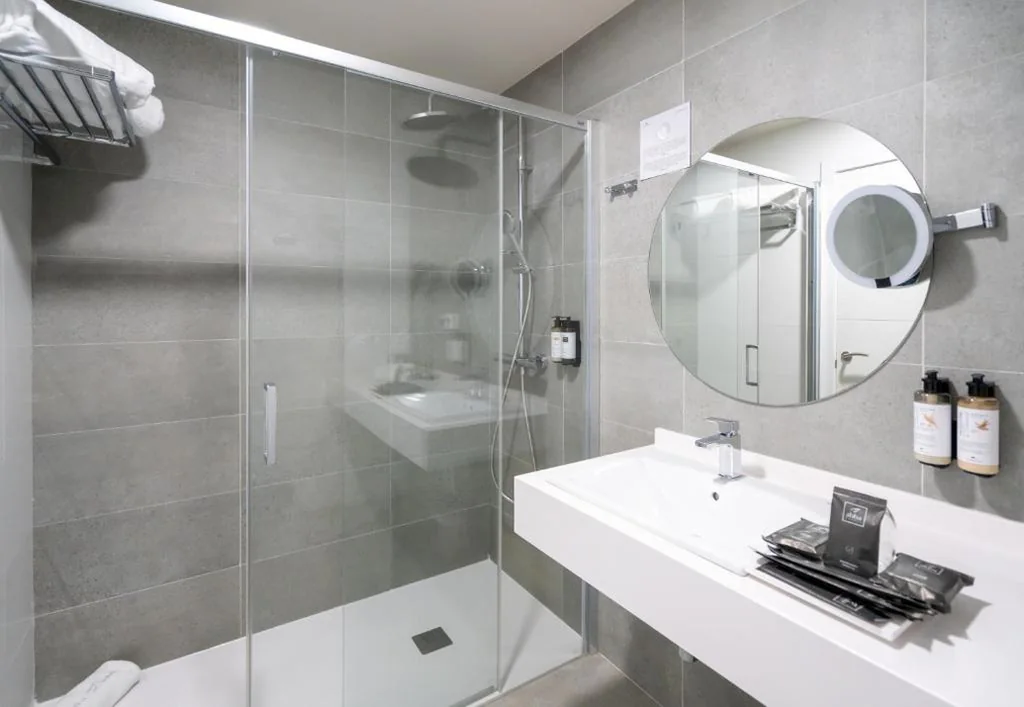 デラックスアパートメント — Bilbao City Center by abba Suites