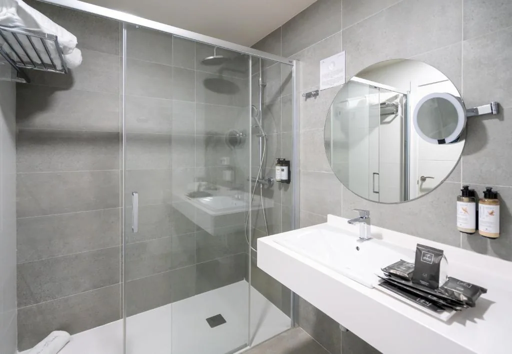 デラックスアパートメント — Bilbao City Center by abba Suites