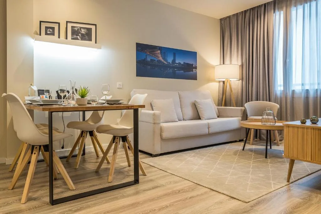 デラックススタジオ — Bilbao City Center by abba Suites