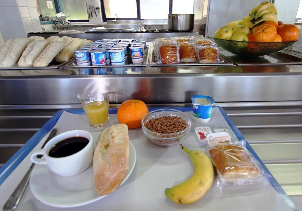 带共用浴室的四人间 — Bilbao Hostel