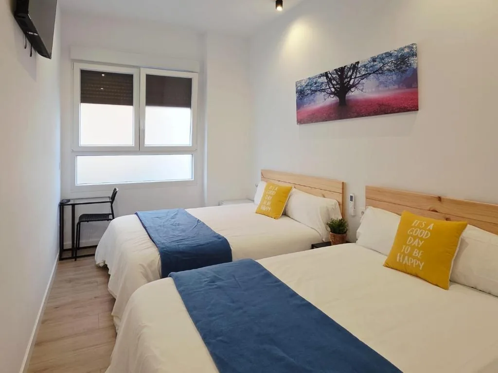 Habitación Cuádruple con baño — Bilbao ROOMS & KITCHEN Altube