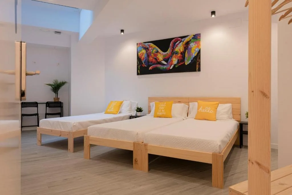 Aangepaste tweepersoonskamer voor mensen met een beperking - 2 bedden — Bilbao ROOMS & KITCHEN Zorroza