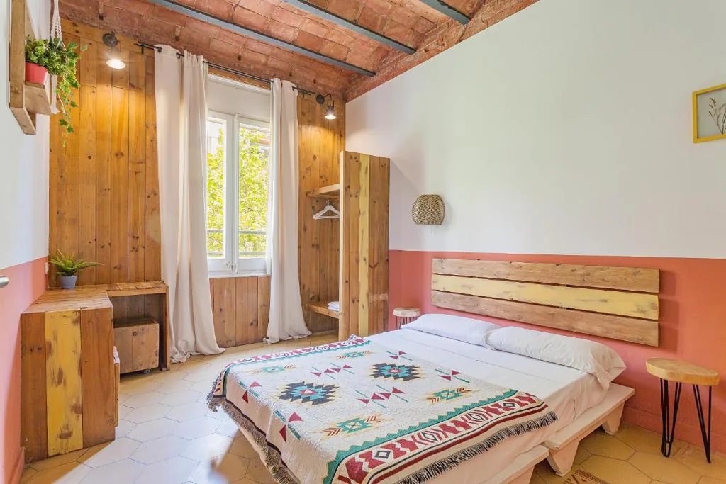 Camera doppia con bagno in comune — Bird House