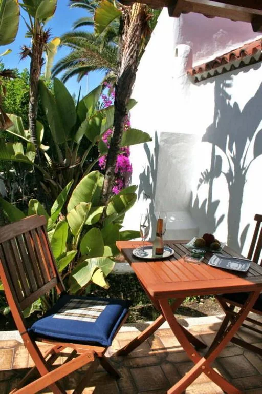 Habitación Doble Deluxe — Birdcage Gay Men Resort and Lifestyle Hotel