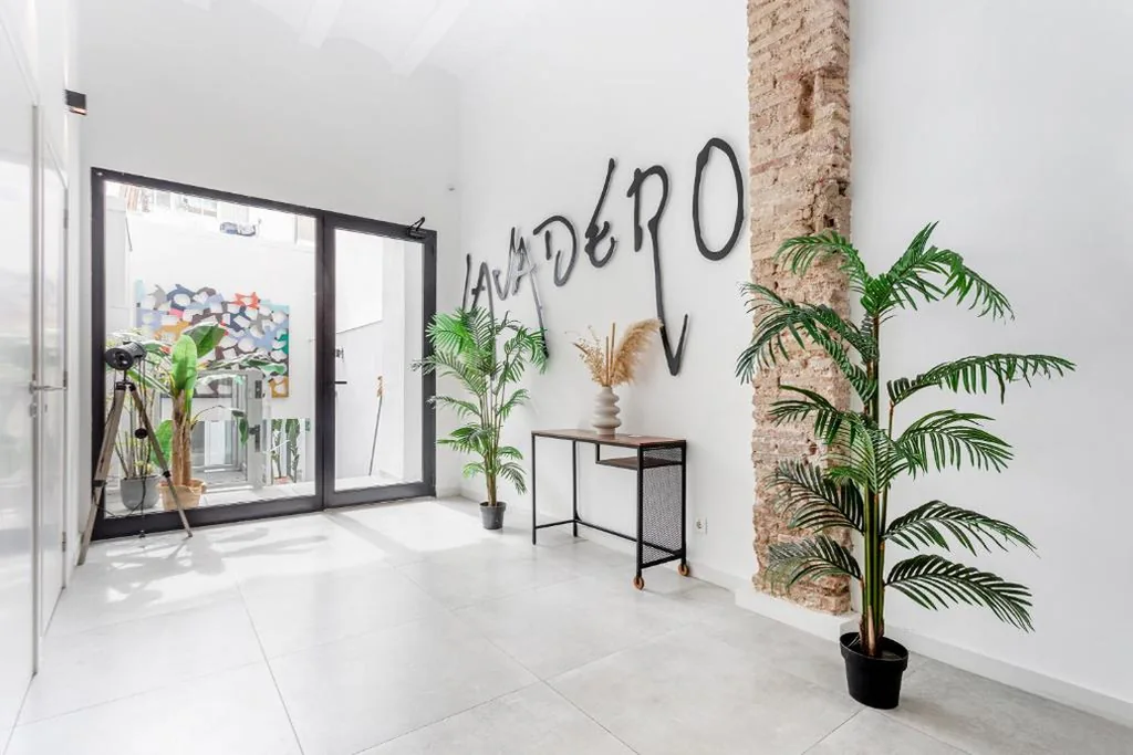 Estudio — BiS Suites Ruzafa