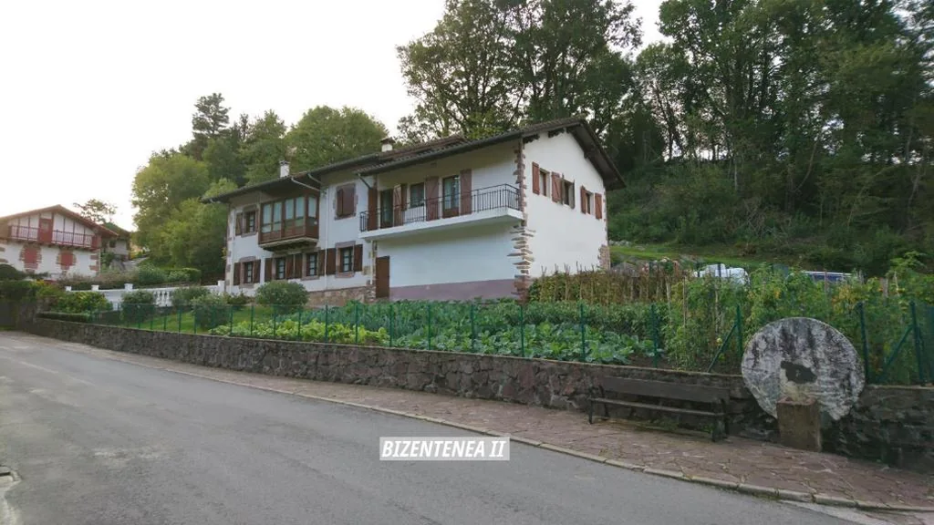 Casa con 2 camere da letto — Bizentenea