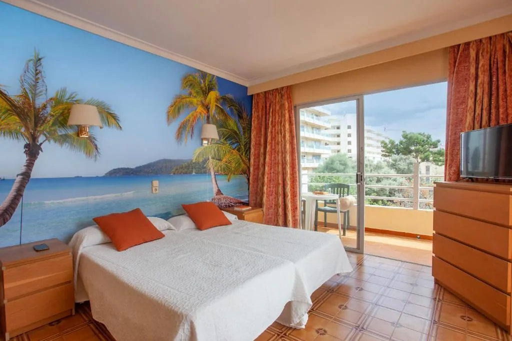 Single Room with Balcony — BJ Bei Juan Hostal