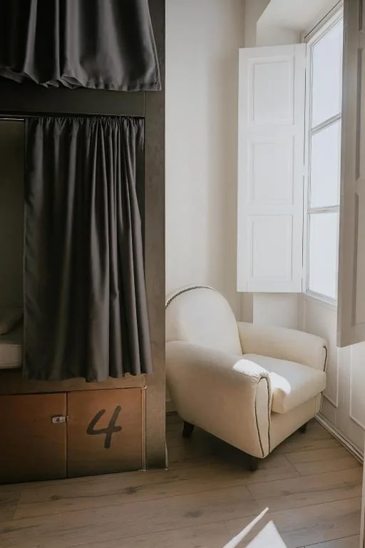 Cama en habitación compartida de 6 camas — Black Swan Hostel Sevilla