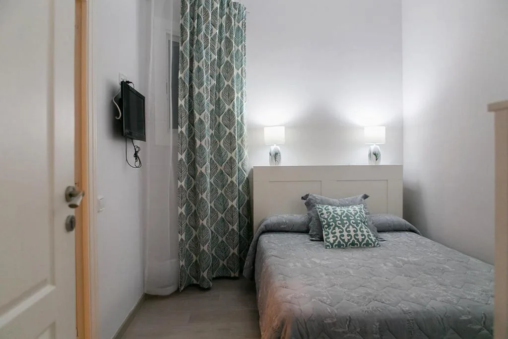 Habitación Individual interior con baño privado — Blanc Guest House