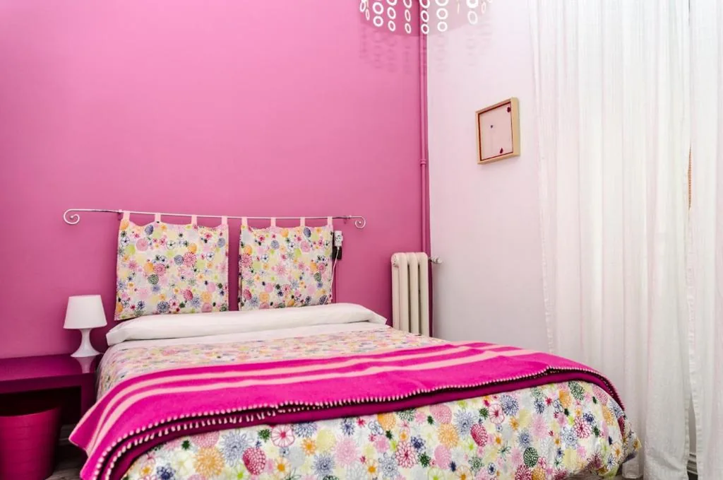 Chambre double avec salle de bains commune — Blanca by gaiarooms