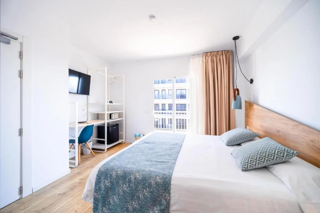 Camera doppia con balcone — Blanca by Uephotels