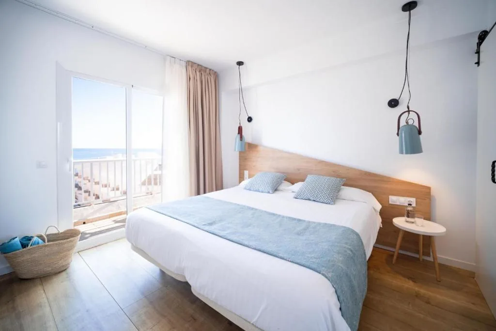 Camera doppia con vista sul mare e balcone — Blanca by Uephotels