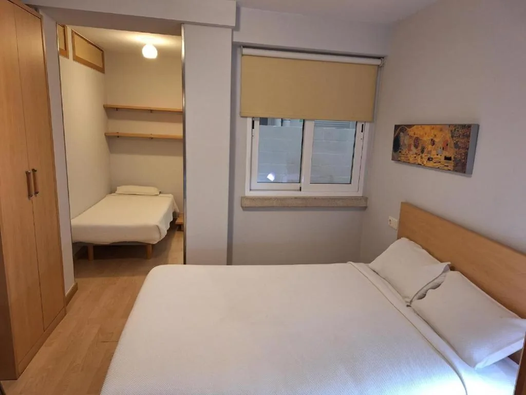 Einfaches Dreibettzimmer — Blanco Albergue