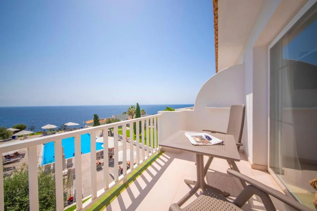 Chambre double supérieure avec vue sur la mer — Blau Punta Reina