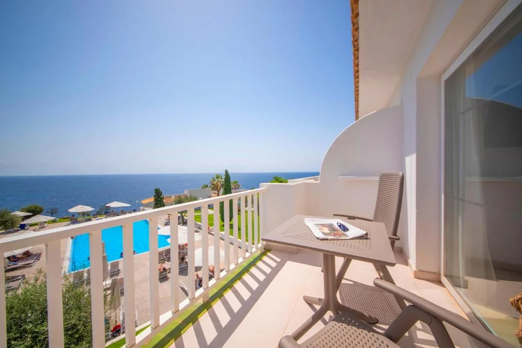 Chambre double supérieure avec vue sur la mer — Blau Punta Reina