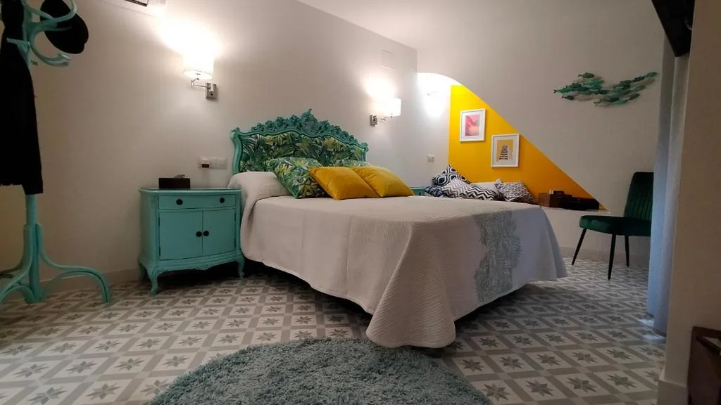 庭園の眺めを楽しめるダブルルーム — Blaucel Cafè i Habitacions