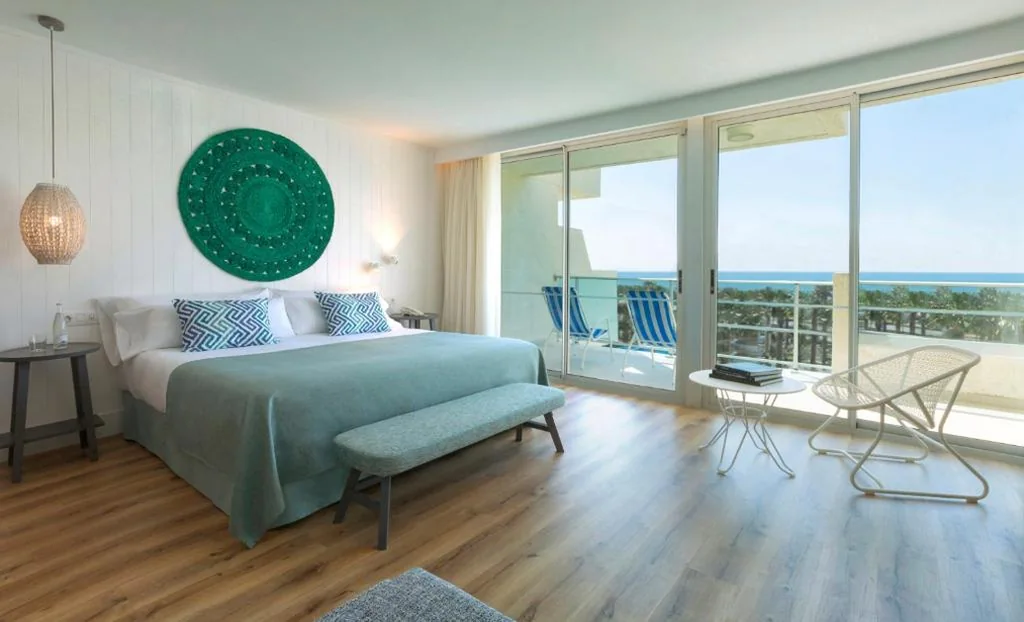 Suite méditerranéenne avec vue frontale sur la mer (3 adultes) — Blaumar Hotel