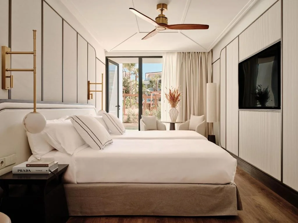 Habitación Doble Deluxe con acceso directo a la piscina — BLESS Ibiza The Site - Preferred Hotels & Resorts, Legend Collection