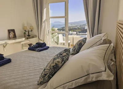 Blue Ark, villa vue mer avec piscine, idéale en famille face à Gibraltar — Foto 5