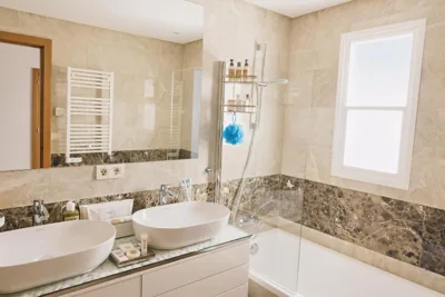 Blue Ark, villa vue mer avec piscine, idéale en famille face à Gibraltar — Foto 8