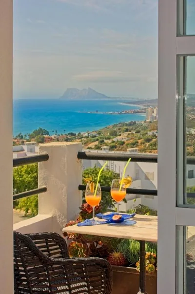 Blue Ark, villa vue mer avec piscine, idéale en famille face à Gibraltar — Foto 10