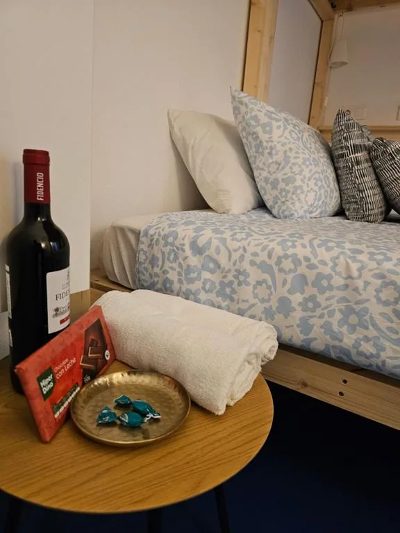 Doppelzimmer mit eigenem externen Bad — Blue Mango Surf Arte House Center ,con cocina all inclusive