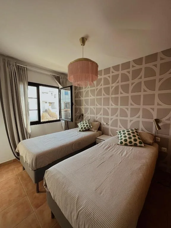 Quarto Duplo - 1 ou 2 camas — Blue Surf House Only surf