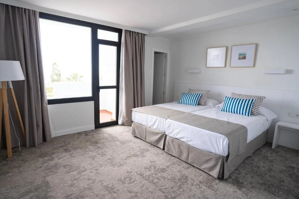 Habitación Cuádruple (2 adultos + 2 niños) — BLUESEA Al Andalus