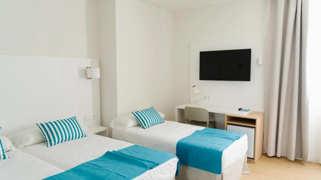 Habitación Cuádruple (2 adultos + 2 niños) — BLUESEA Costa Serena