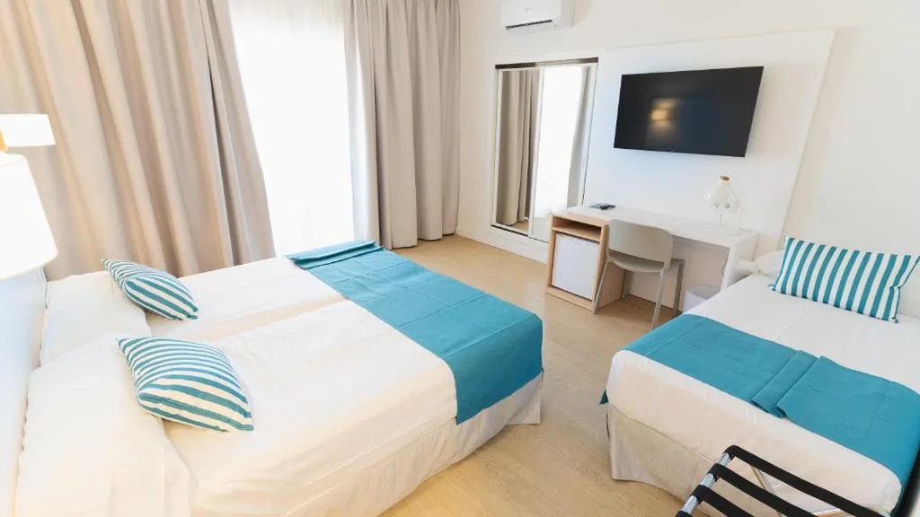Habitación Triple — BLUESEA Costa Serena